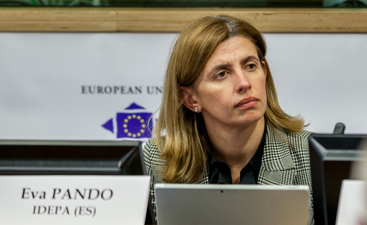 Eva Pando, directora general del IDEPA, durante una intervención en Bruselas
